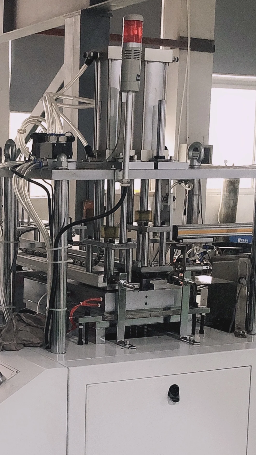Le papier enduit de nourriture blanche complètement automatique emportent la gamelle de papier jetable d'emballage alimentaire formant le fabricant de machines