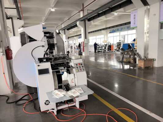 Imprimante CMYK Flexo, machine à fabriquer des sacs à papier 50 Hz 60 Hz, alimentation, puissance totale 15 kW, adaptée aux emballages à grande échelle