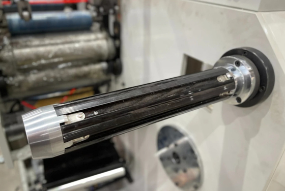 La machine d'impression Flexo d'étiquette d'autocollant de papier de petit pain de 1 couleur utilise le dessiccateur d'IR et le dissolvant d'encre