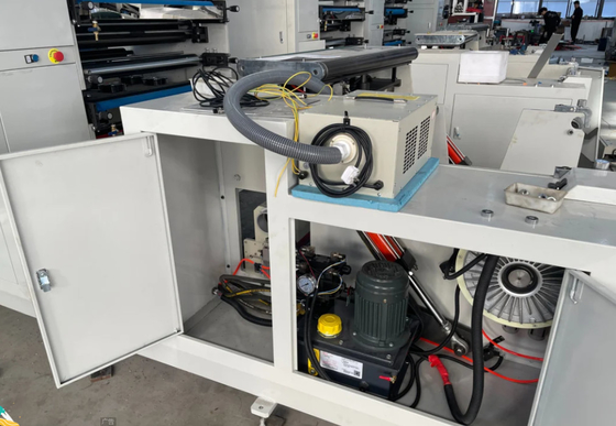 La machine d'impression Flexo d'étiquette d'autocollant de papier de petit pain de 1 couleur utilise le dessiccateur d'IR et le dissolvant d'encre