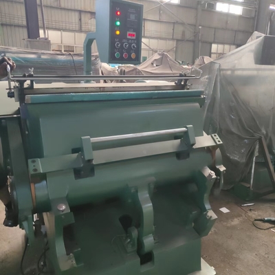 5.5KW pressant plat 4200kg de la machine de renfoncement 1200 * 830