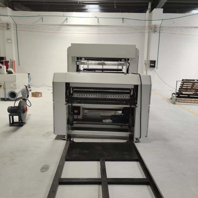 Trois machine de fente complètement automatique servo pour la grande vitesse du papier 45-450g