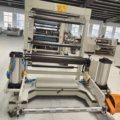 Trois machine de fente complètement automatique servo pour la grande vitesse du papier 45-450g