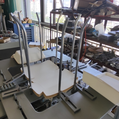 Machine à carton non standard # travaux décoratifs # carton alimentaire # boîte à lunch jetable # procédé adhésif thermofusible