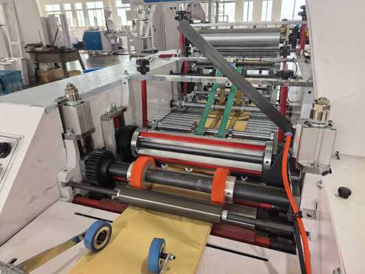 Machine d'étanchéité et de découpe de sacs à papier Kraft Machine de fabrication de sacs à papier avec une largeur de sac de 420 à 600 mm et un rouleau d'impression en céramique à 400 mailles