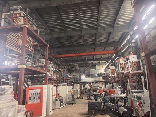 Machine d'extrusion de film plastique PE monocouche, machine de soufflage de film HDPE, prix de machine d'extrusion de film, machine d'extrusion de film pour la fabrication de films pour sacs sans manches