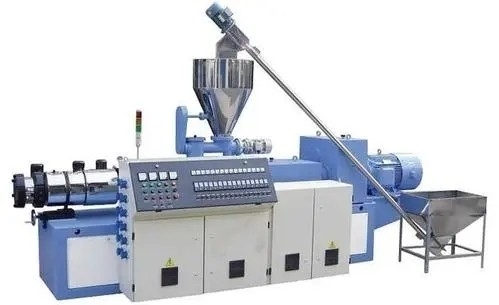 Chaîne de production en plastique de coupure chaude d'extrudeuse de granulatoire plastique de déchets