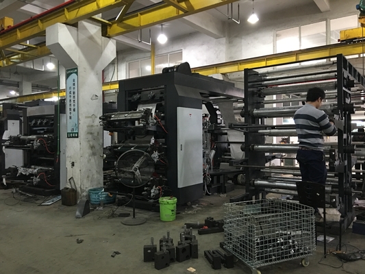 Six machines d'impression centrales économique de Flexo de tambour de couleur avec le SERVO de FENTE DÉCOUPÉ AVEC DES MATRICES UV de 6 couleurs pour le label automatique d'autocollant