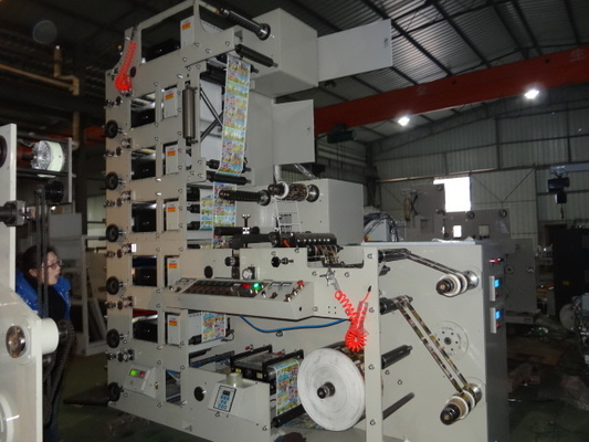 Imprimante à grande vitesse de label de Flexo pour les autocollants de papier de film avec le vernis UV stratifiant, machine d'impression de label de Flexo de la couleur 1-8