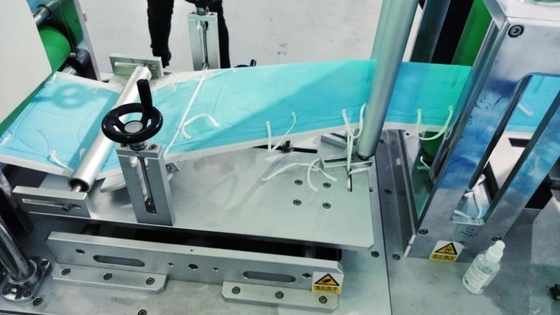 Robe N95 chirurgicale jetable faisant la machine