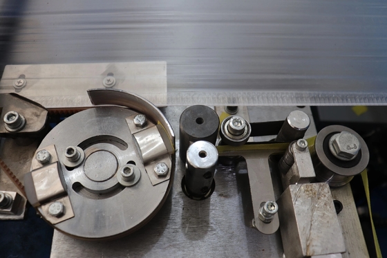 Douille jetable faisant la machine