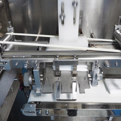 Chiffon humide à grande vitesse faisant à machine les 10-30 PCs complètement automatiques/paquet