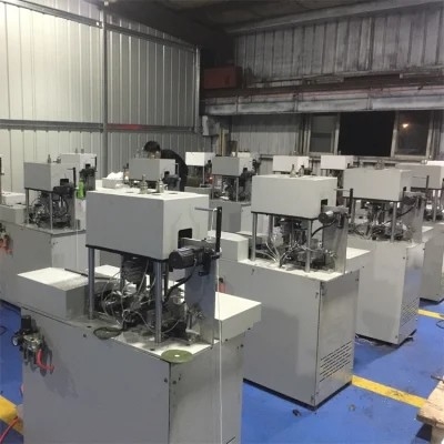 boucle de l'oreille 2600W faisant la machine